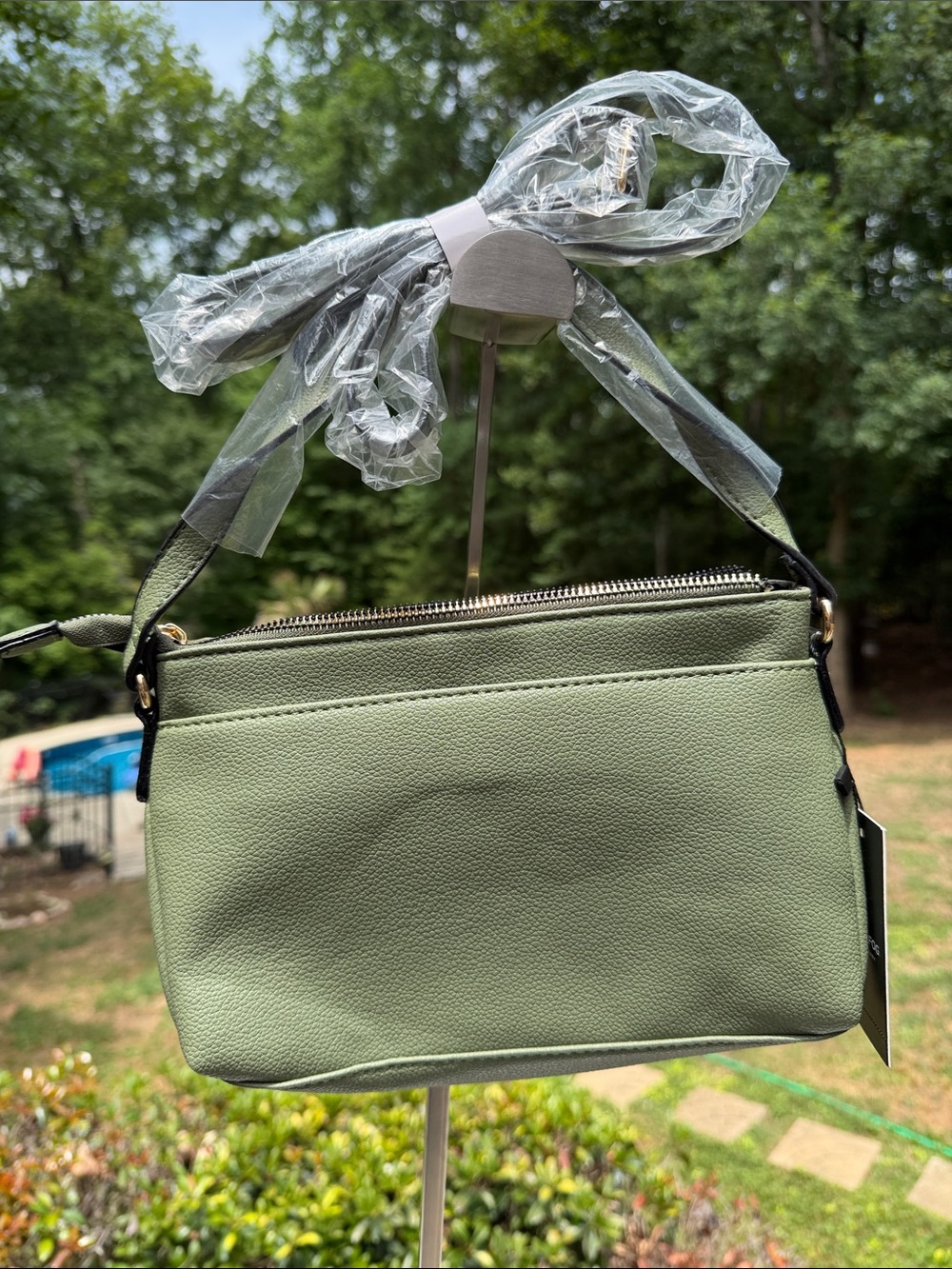 London Fog Bella Pebble Leather Crossbody Bag
Olive NWT - Picture 13 of 15